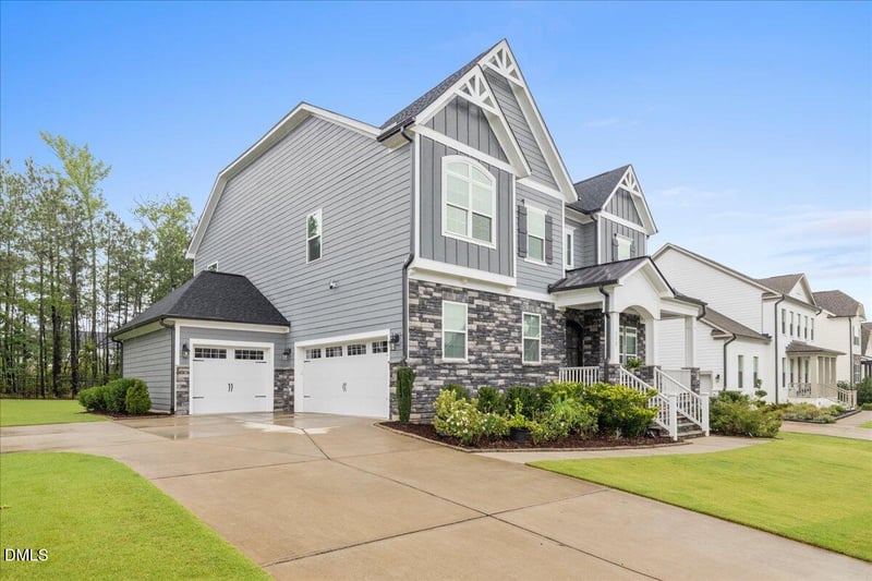 312 Silent Bend Dr, Holly Springs, NC 27540
