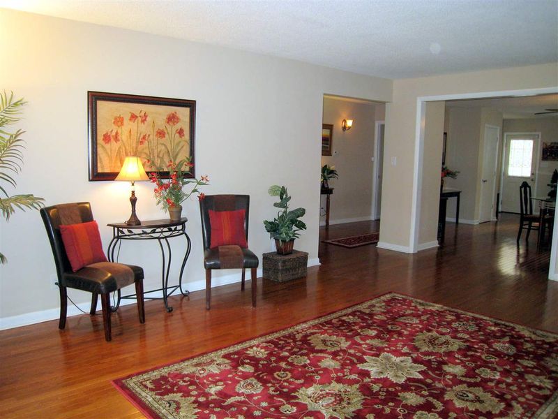 312 Wayne Cir, Durham, NC 27707