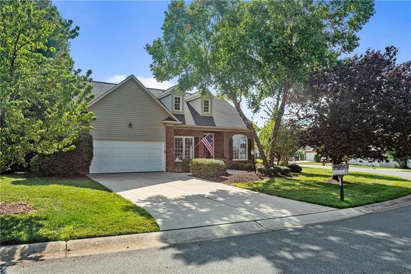 312 Westhampton Dr, Burlington, NC 27215