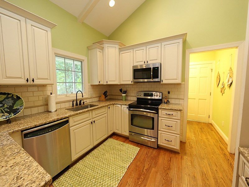 3120 Cartwright Dr, Raleigh, NC 27612