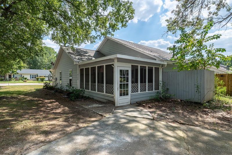 3120 Quinley Pl, Raleigh, NC 27604
