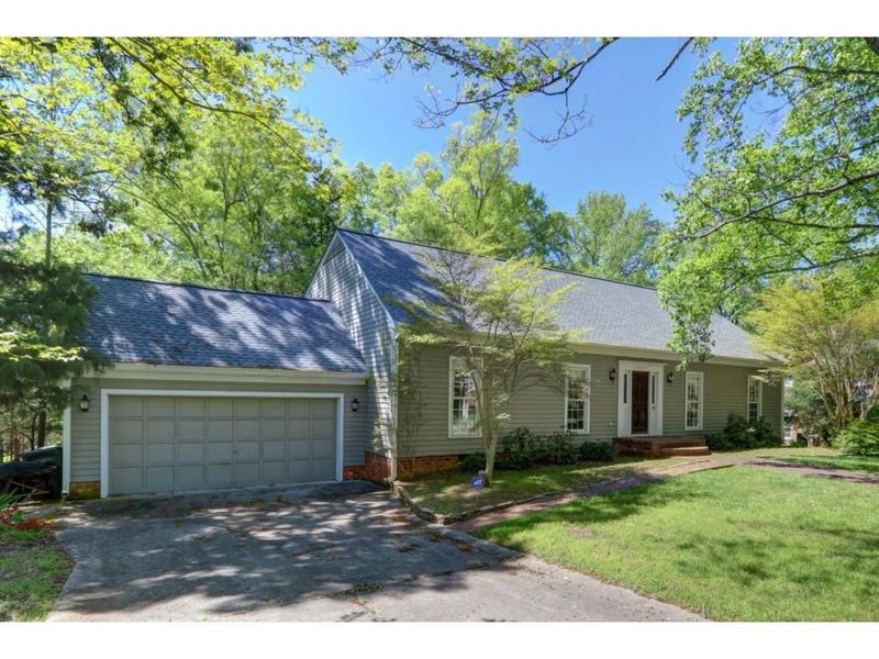 3121 Forestdale Dr, Burlington, NC 27215