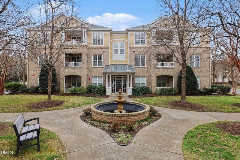 3121 Hemlock Forest Cir #203, Raleigh, NC 27612