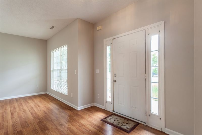 3123 Riverbrooke Dr, Raleigh, NC 27610