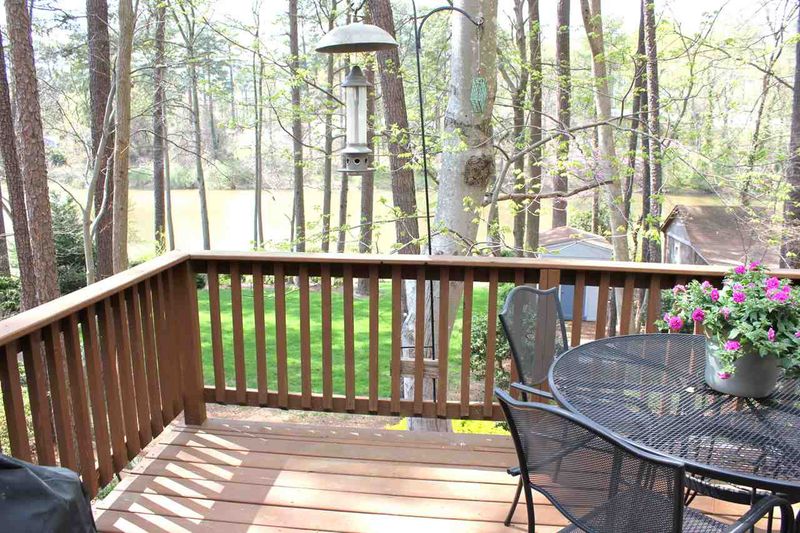 3125 Huntleigh Dr, Raleigh, NC 27604