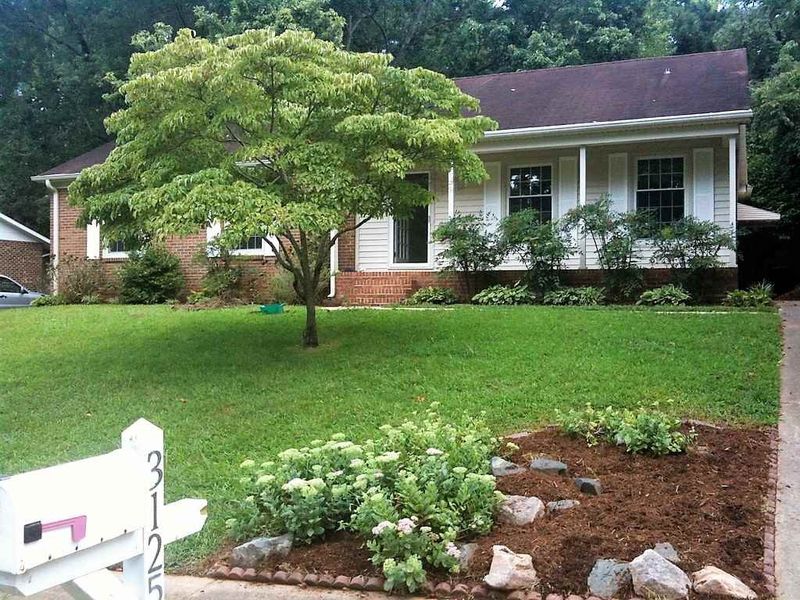 3125 Merrianne Dr, Raleigh, NC 27607