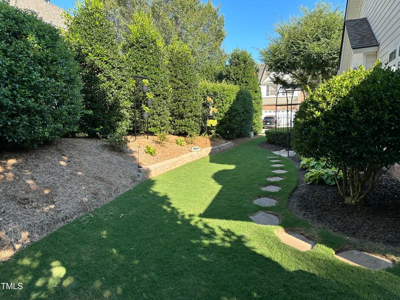3129 Elm Tree Ln, Raleigh, NC 27614
