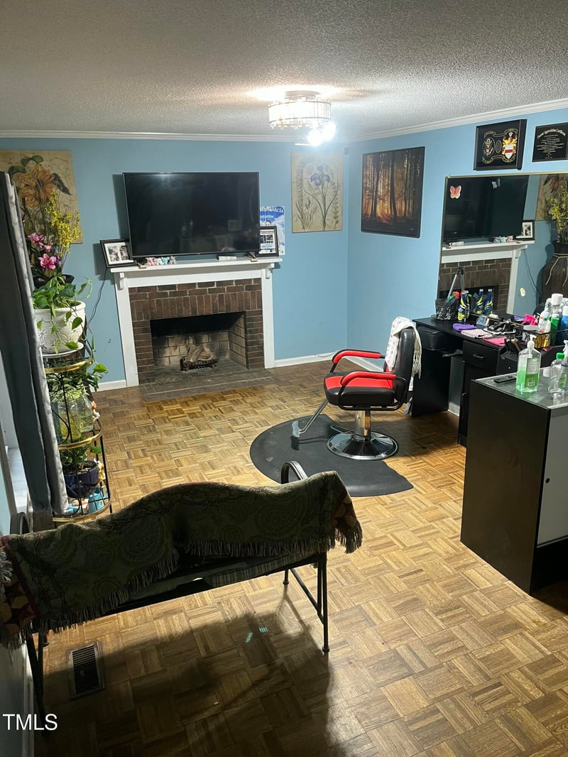 3129 Skycrest Dr, Raleigh, NC 27604