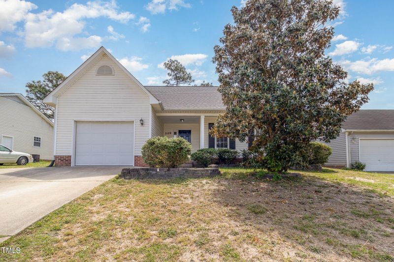 3129 Winesap Rd, Hope Mills, NC 28348