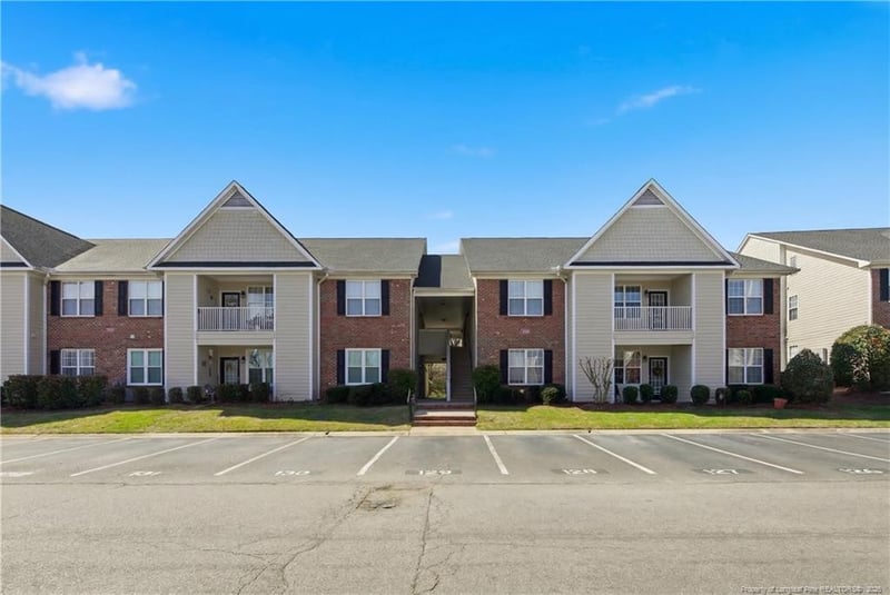 3129 Wisteria Ln #202, Fayetteville, NC 28314