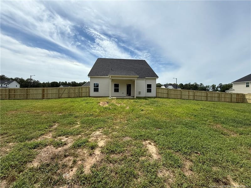 3129 Wolfpack Ln, Fayetteville, NC 28312