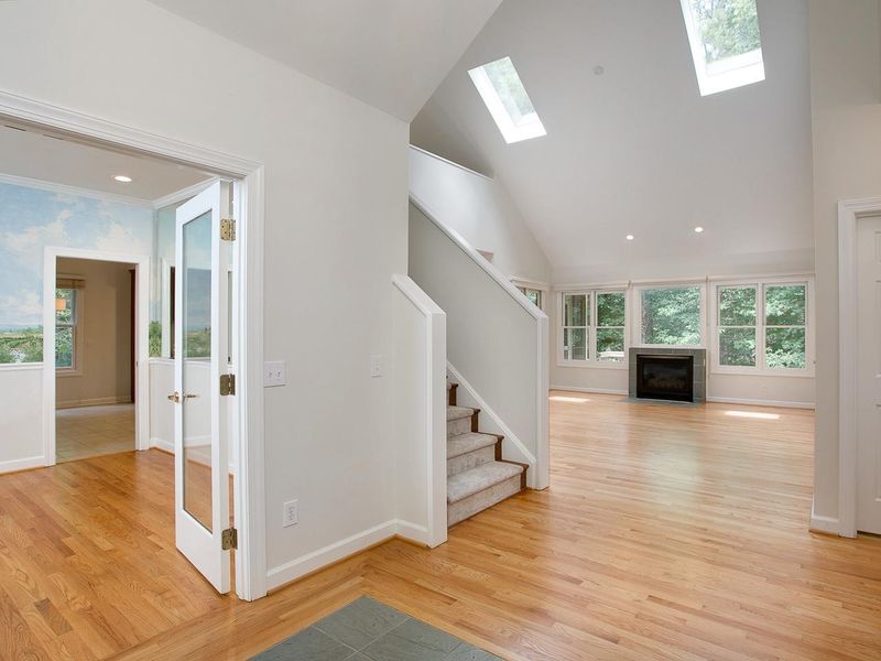 313 Azalea Dr, Chapel Hill, NC 27517