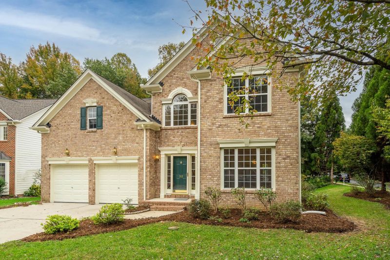 313 Banyon Tree Ln, Cary, NC 27513