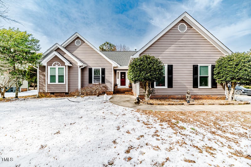 313 Cayman Ave, Holly Springs, NC 27540