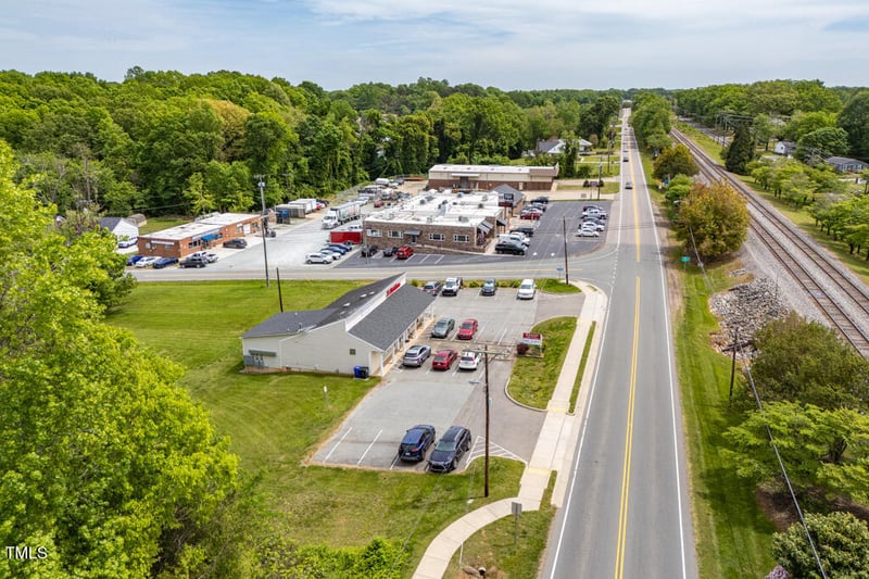 313 Center St, Mebane, NC 27302