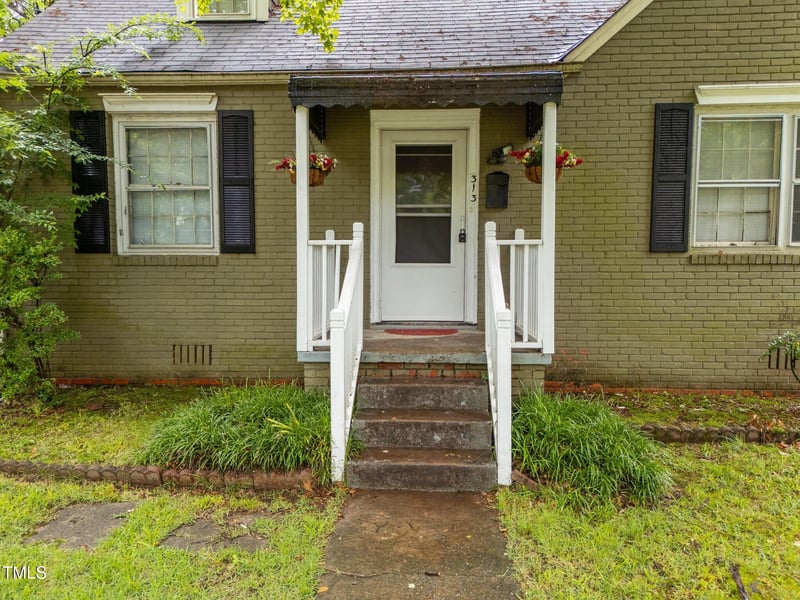 313 Colleton Rd, Raleigh, NC 27610