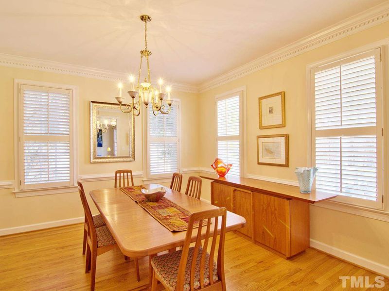 313 Edgewater Cir, Chapel Hill, NC 27516