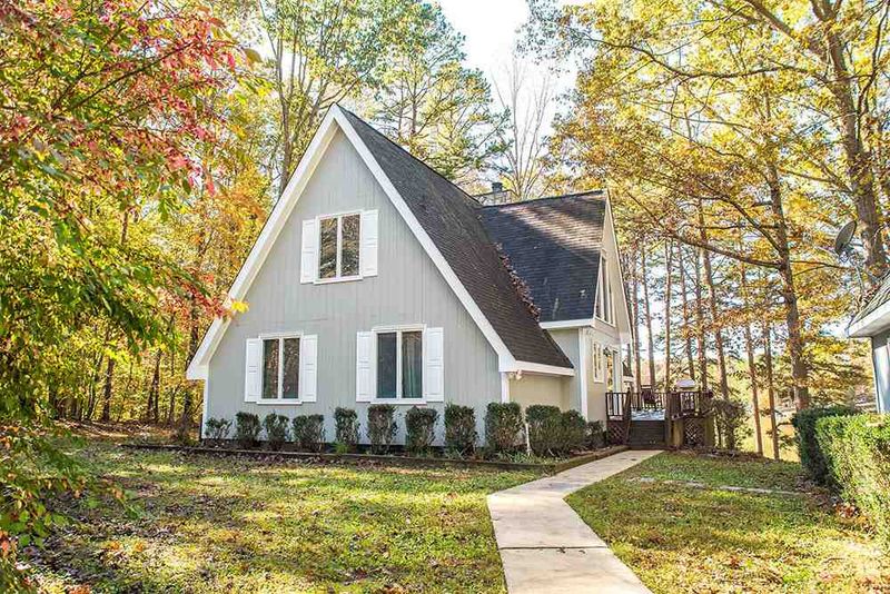 313 Fishermans Point Rd, Roxboro, NC 27574