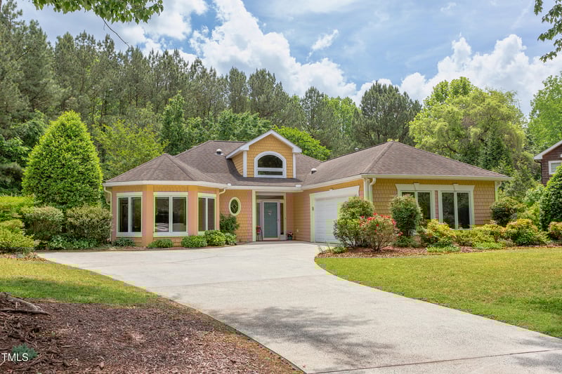 313 Helmsdale Dr, Chapel Hill, NC 27517