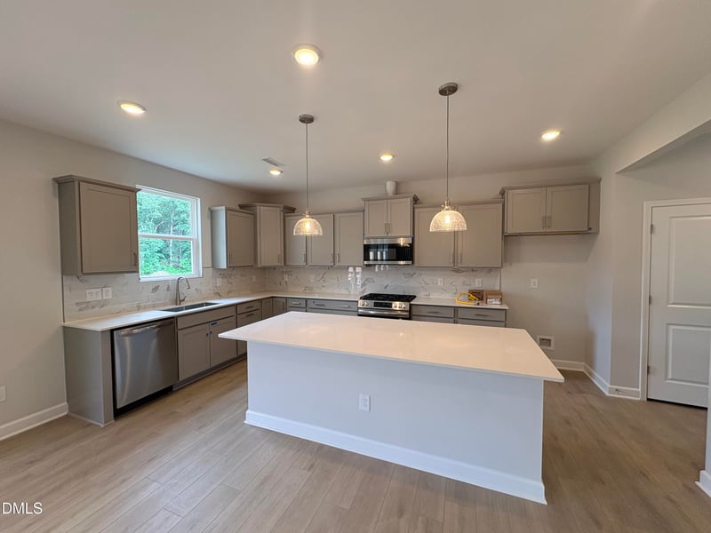 313 Long Leaf Glen Ln, Zebulon, NC 27597