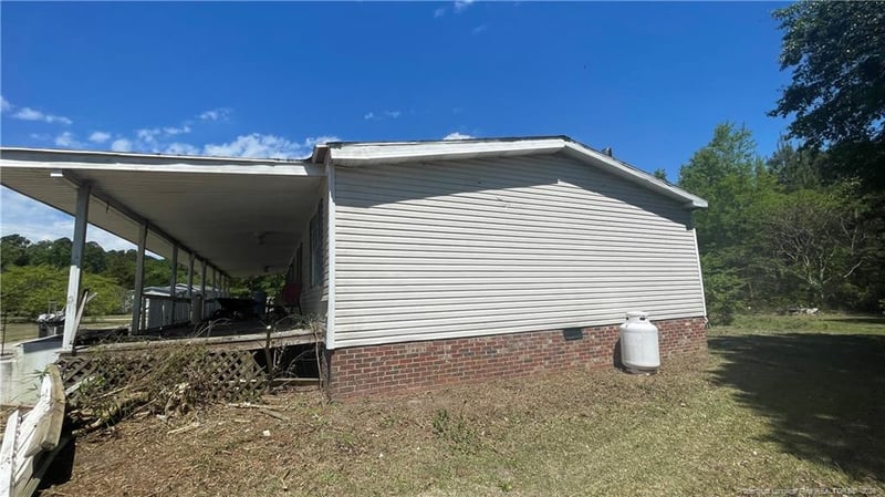 313 Longhill Dr, Fayetteville, NC 28311