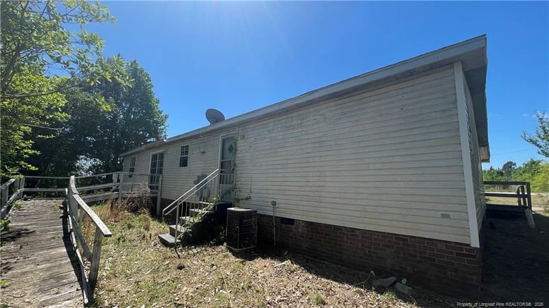 313 Longhill Dr, Fayetteville, NC 28311