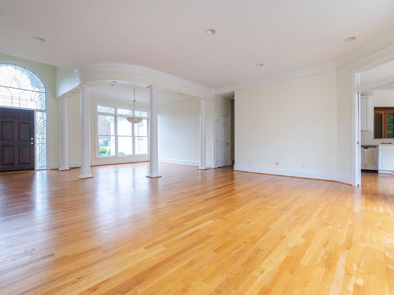 313 Nottingham Dr, Chapel Hill, NC 27517