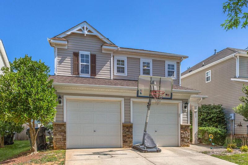313 Palmdale Ct, Holly Springs, NC 27540