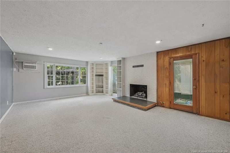 313 Palomar St, Fayetteville, NC 28314
