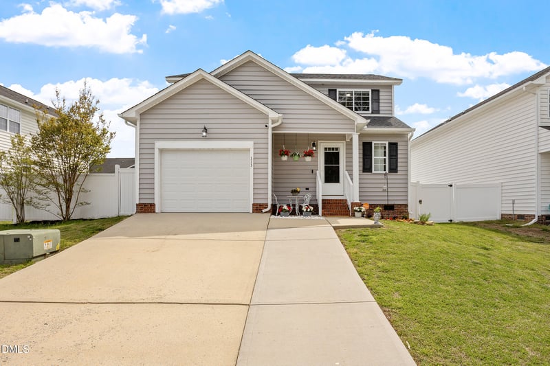 313 Pittsboro St, Fuquay Varina, NC 27526
