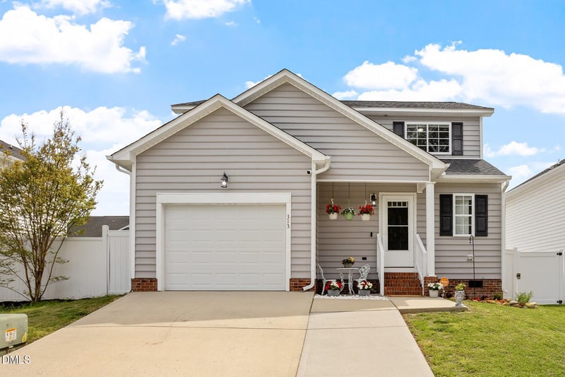 313 Pittsboro St, Fuquay Varina, NC 27526