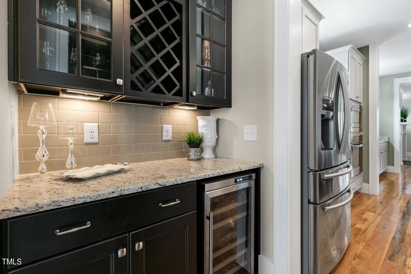 313 Quaker Meadows Ct, Holly Springs, NC 27540