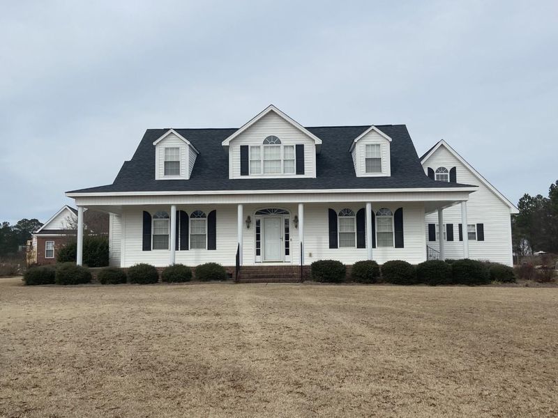 313 Stonehenge Dr, Dunn, NC 28334