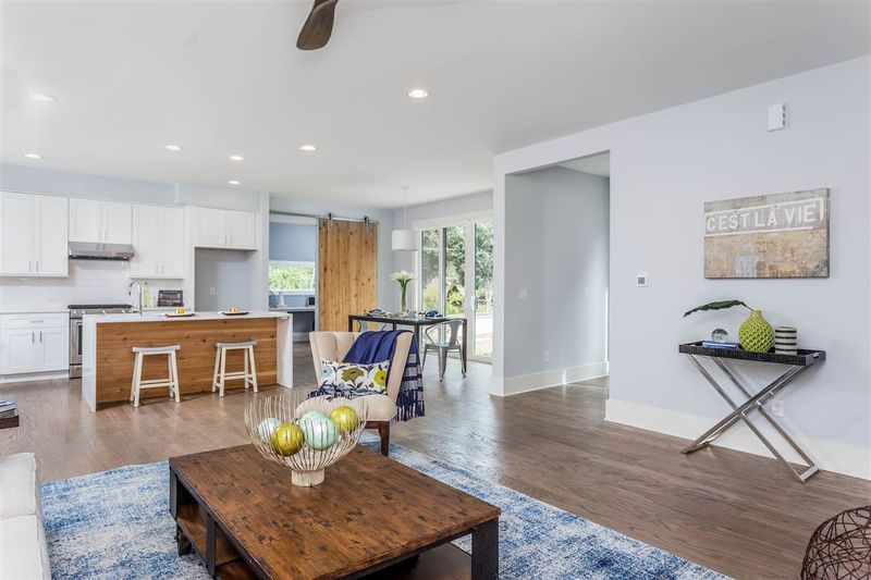 313 Taylor St, Raleigh, NC 27607