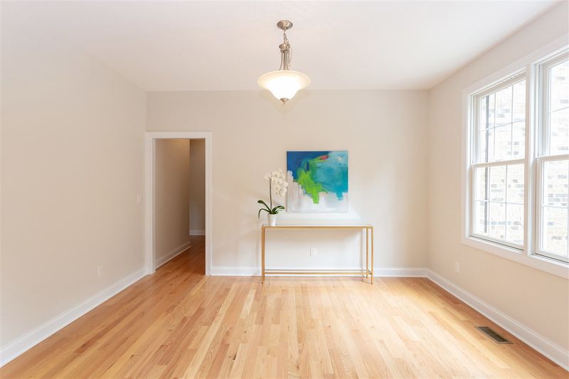 313 Valley Meadow Dr, Chapel Hill, NC 27516