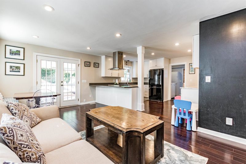 3133 Merrianne Dr, Raleigh, NC 27607