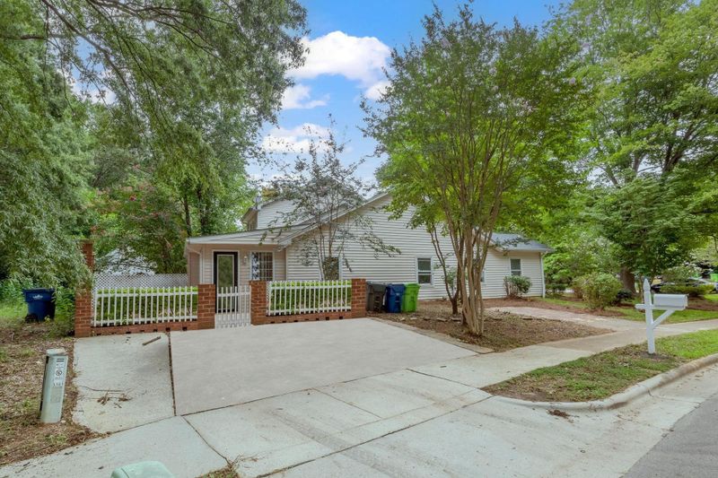 3133 Quinley Pl, Raleigh, NC 27604