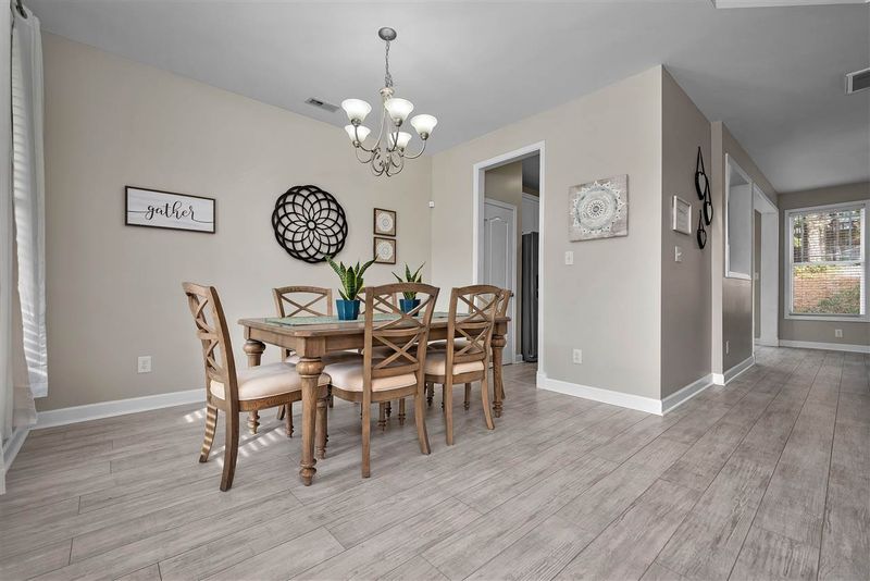 3137 Groveshire Dr, Raleigh, NC 27616
