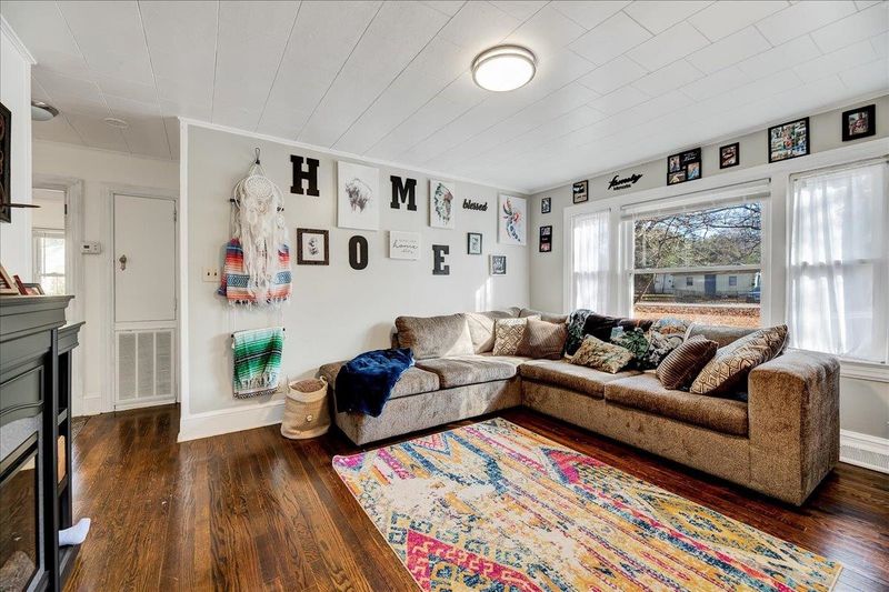 314 S Asheboro St, Liberty, NC 27298
