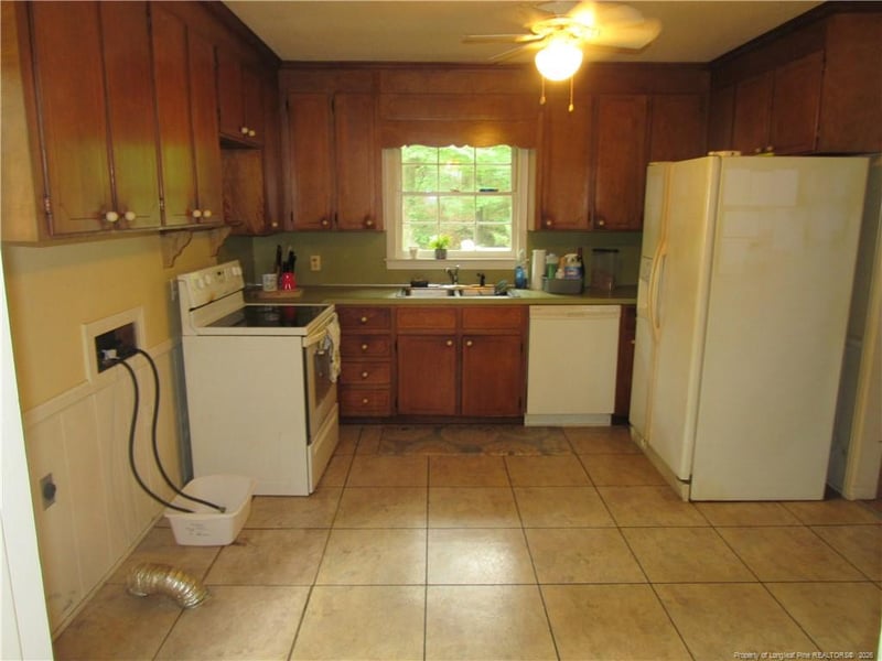 314 Mayflower Cir, Sanford, NC 27330