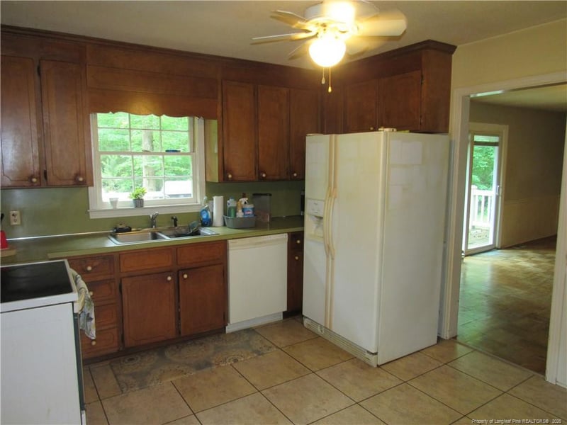 314 Mayflower Cir, Sanford, NC 27330