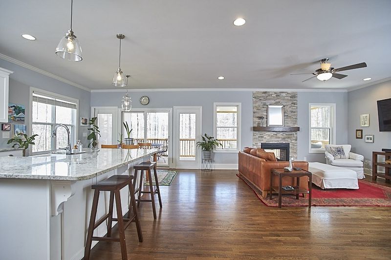 314 Moonridge Rd, Chapel Hill, NC 27516