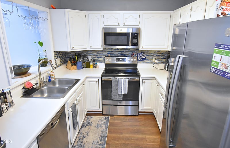 314 Riverwalk Cir, Cary, NC 27511