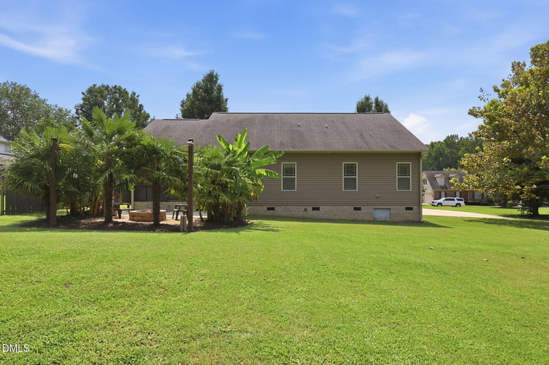 314 Scuppernong Ln, Lillington, NC 27546