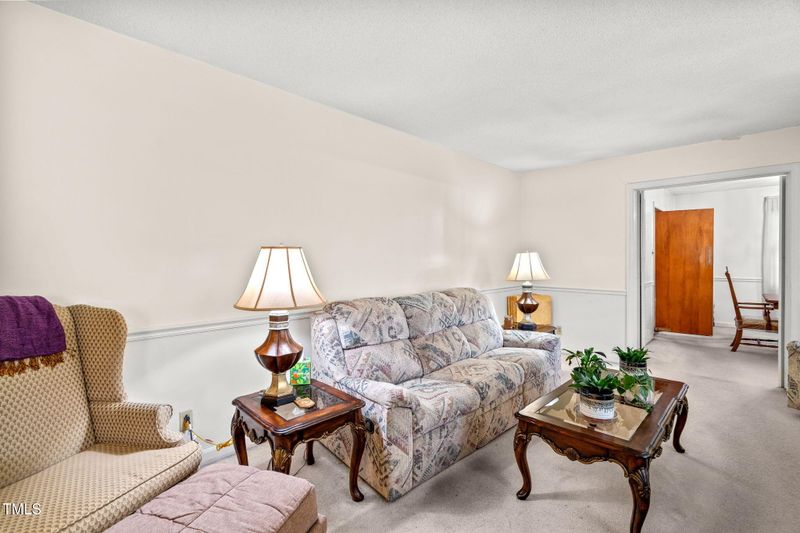 314 Shadowbrook Dr, Burlington, NC 27215