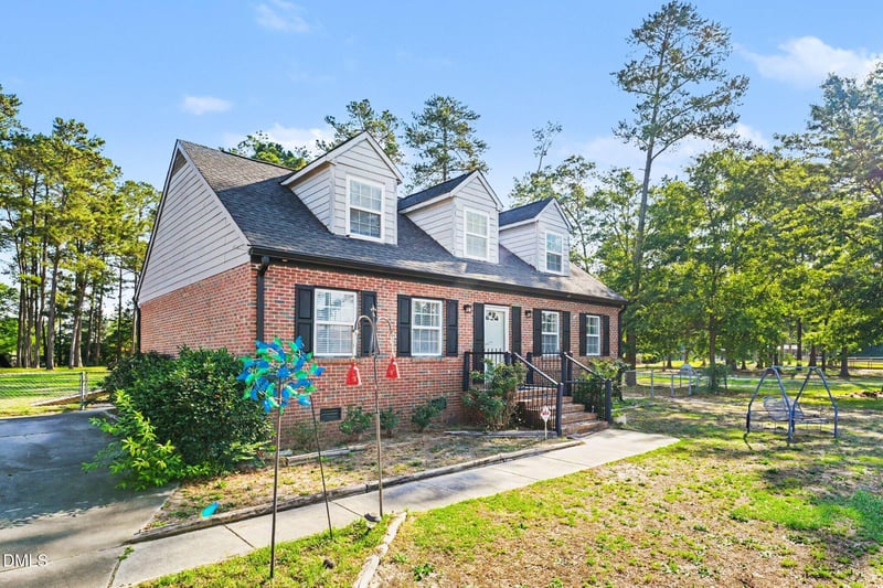 314 Woodington Rd, Hope Mills, NC 28348