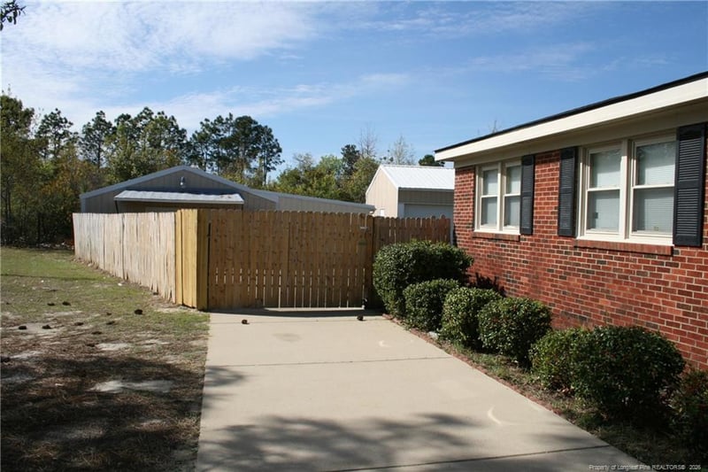 3140 Legion Rd, Hope Mills, NC 28348