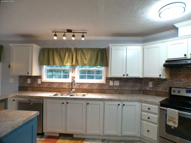 3140 Willow Creek Dr, Wake Forest, NC 27587
