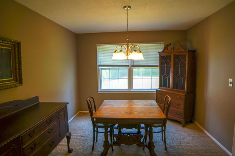 3141 Merrianne Dr, Raleigh, NC 27607