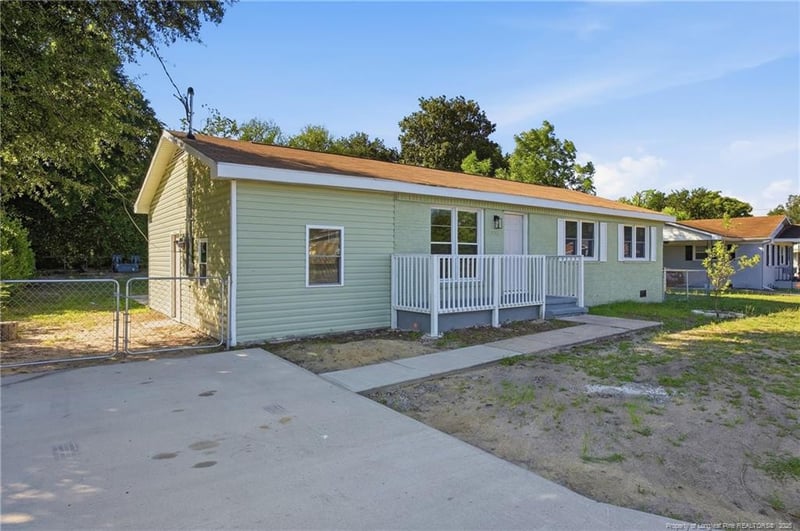 3145 Legion Rd, Hope Mills, NC 28348